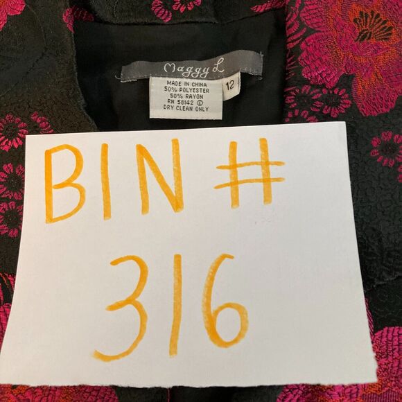 Maggy L Jacket Womens Sz 12 Black Pink Floral‎ Asian Print Satin Lightweight - Picture 8 of 8